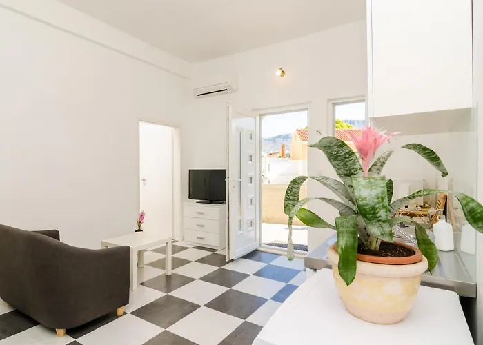 Amabilis شقة مْليني