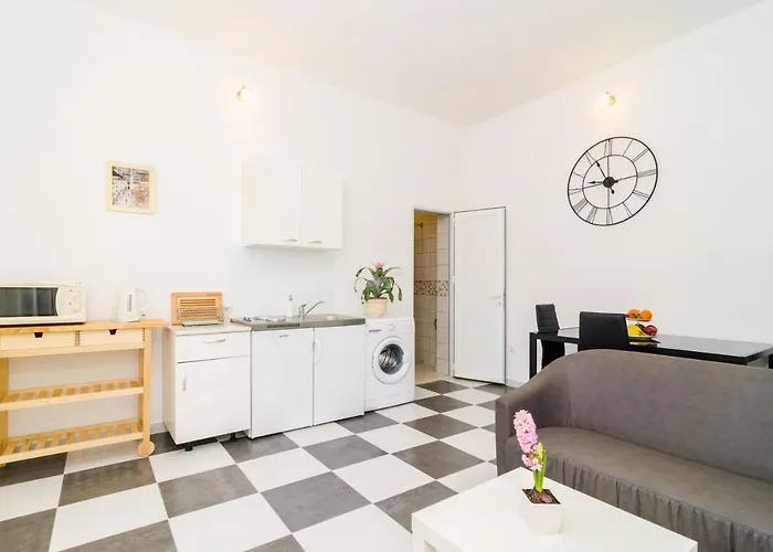 Amabilis شقة مْليني